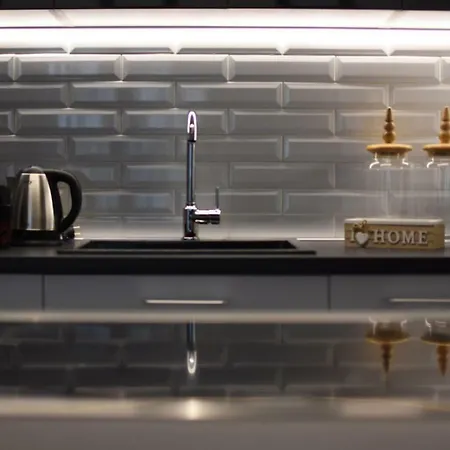 Comely N Gusto Luxury Apts. Апартаменты Салоники
