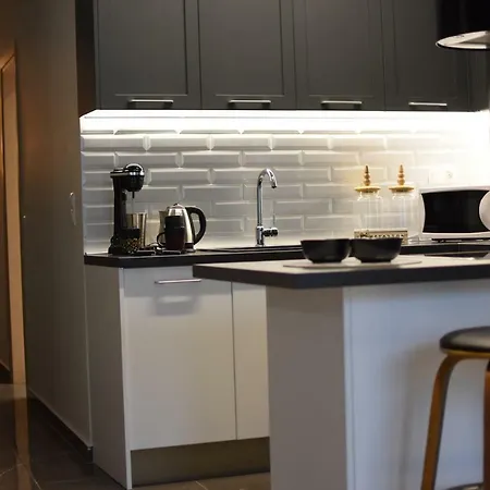 Comely N Gusto Luxury Apts. * Салоники