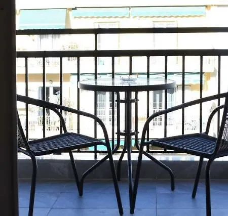 Comely N Gusto Luxury Apts. Апартаменты *