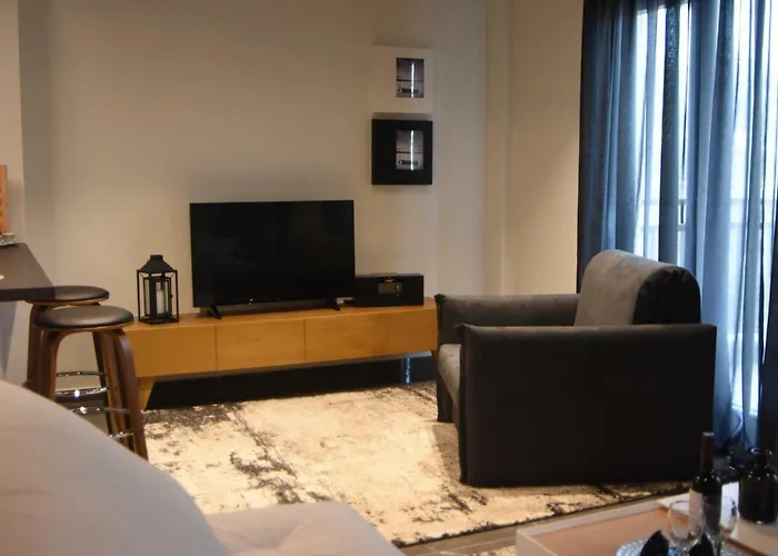 Comely Luxury Must Apartment